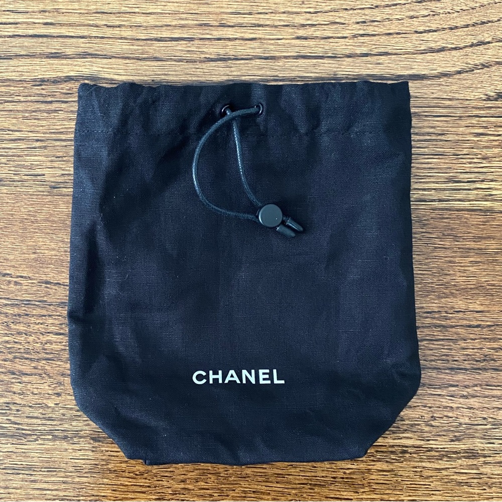 CHANELdust bag small